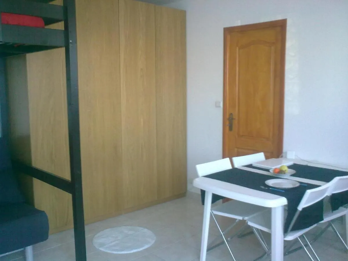 Appartement STUDIO CLIMATISE. Proche parking, commerces et mer à Carqueiranne